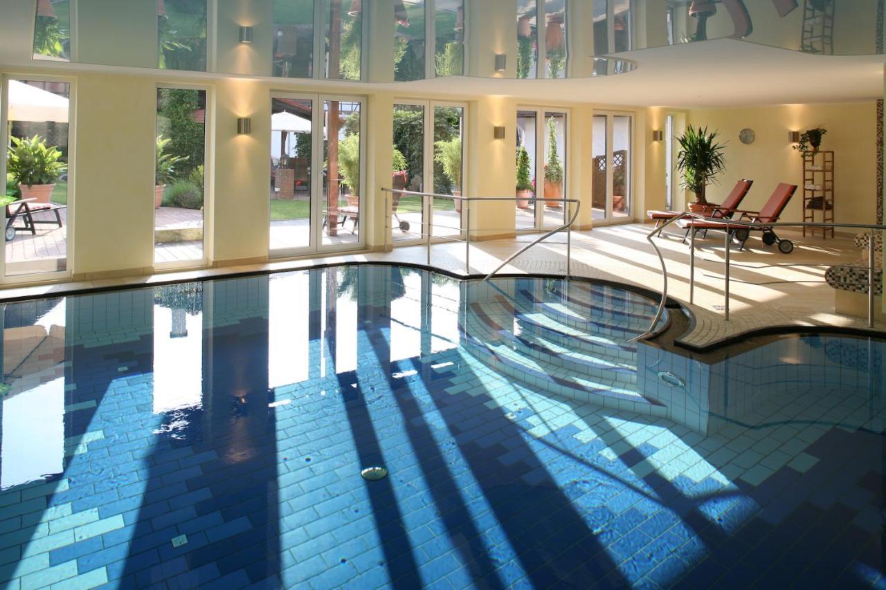 Landhotel Teuteberg Bad Arolsen Bagian luar foto